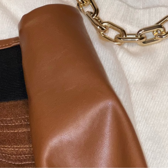 Old Navy faux leather extra high rise skinny pants - Picture 10 of 14